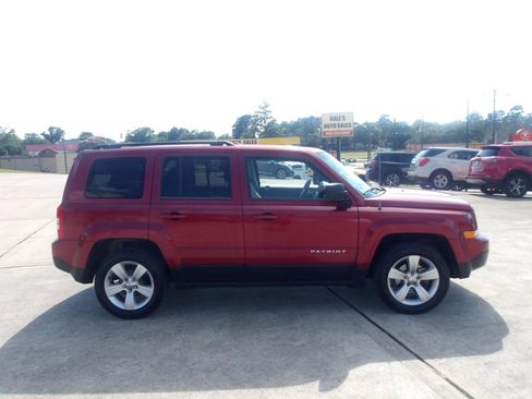 Used 2014 Jeep Patriot Latitude FWD image 5