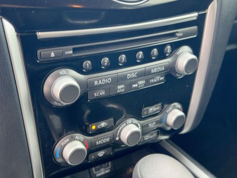 Used 2020 Nissan Pathfinder S image 17