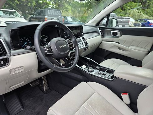 Certified 2023 Kia Sorento SX Prestige AWD/4WD image 12