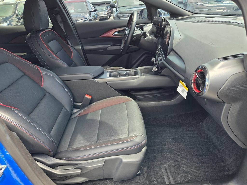 Used 2024 Chevrolet Equinox EV RS w/ LPO, Trailering Package FWD image 16