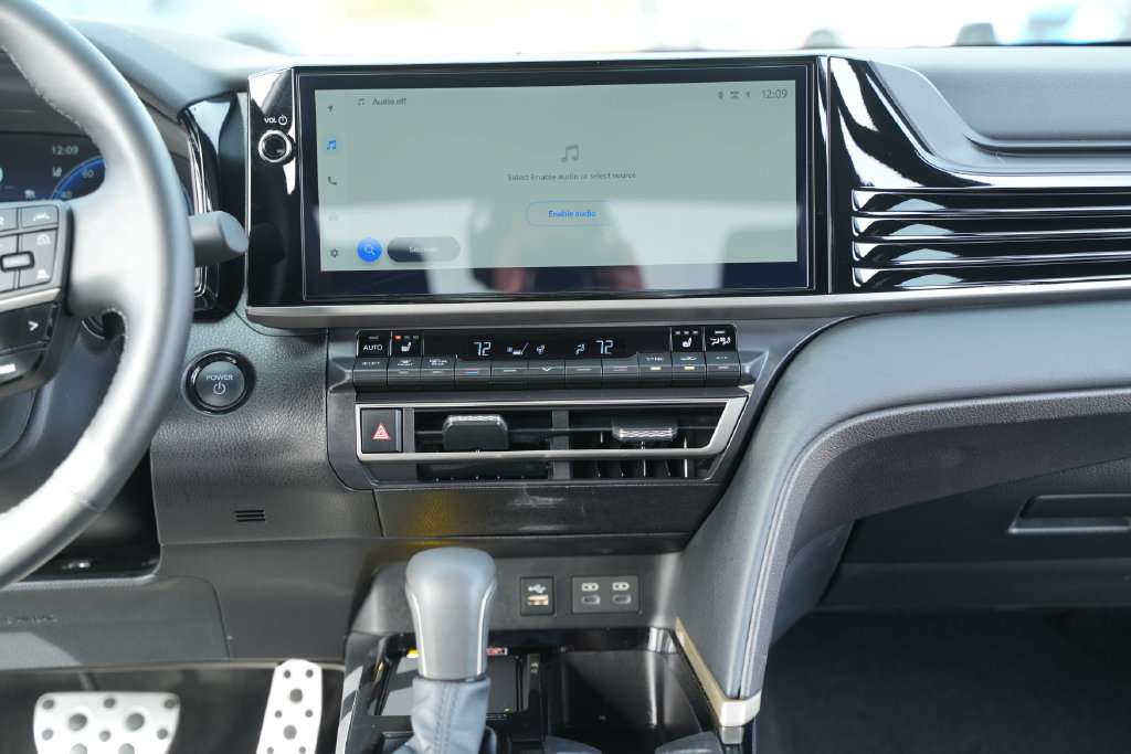 Used 2025 Toyota Camry XSE FWD image 29