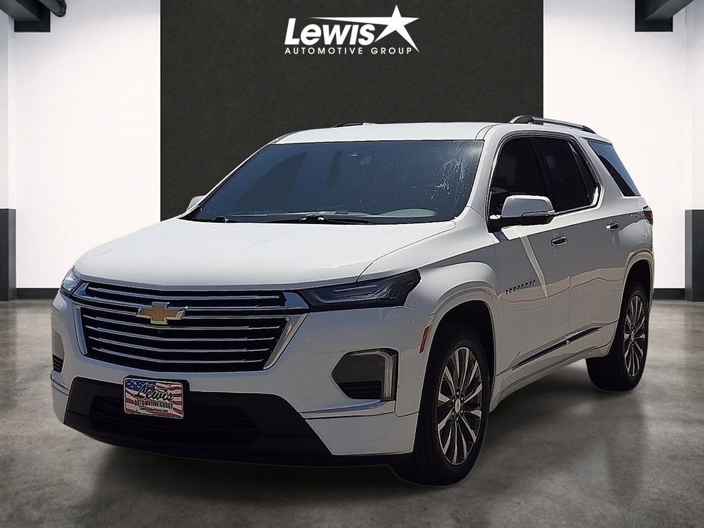 Used 2023 Chevrolet Traverse Premier FWD image 1