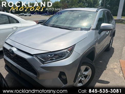 Used 2020 Toyota RAV4 XLE w/ Carpet Mat Package AWD/4WD image 1
