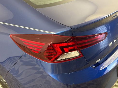 Used 2019 Hyundai Elantra SE image 35