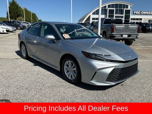 Used 2025 Toyota Camry LE FWD image 3