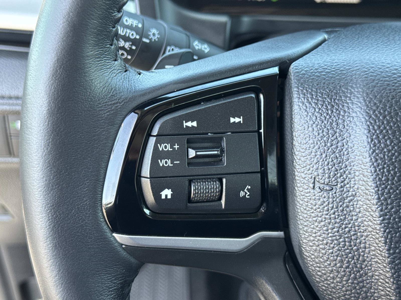 Used 2026 Honda Odyssey Touring image 11