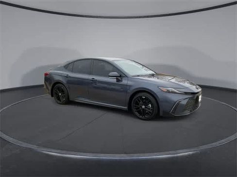 Used 2026 Toyota Camry SE w/ Convenience Package image 2