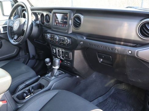 Used 2019 Jeep Wrangler Unlimited Sport S image 38