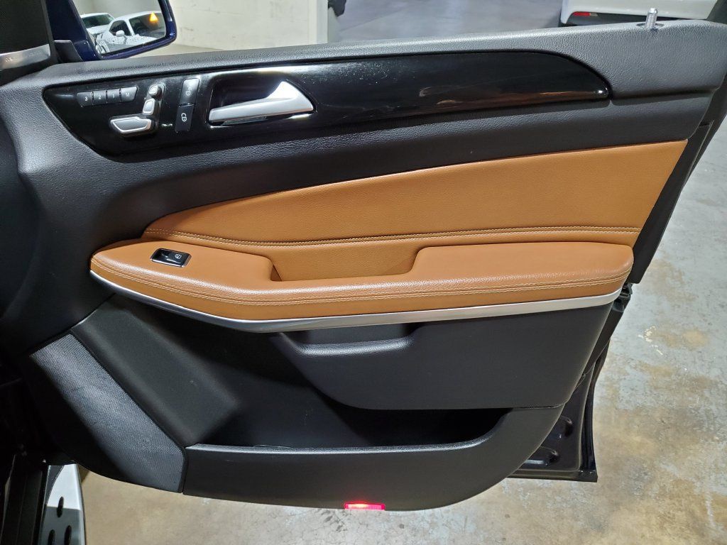 Used 2018 Mercedes-Benz GLS 550 4MATIC image 17