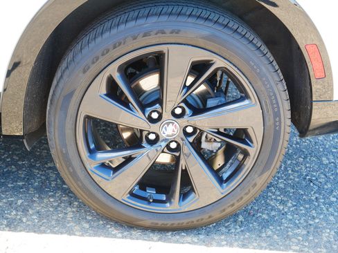 Used 2023 Buick Envision Essence w/ Sport Touring Package AWD/4WD image 15