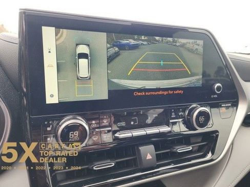 Used 2023 Toyota Highlander Platinum image 28