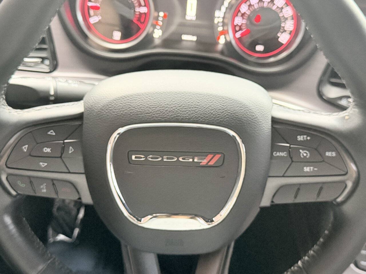 Used 2016 Dodge Challenger SXT RWD image 21