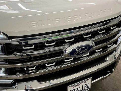 Used 2024 Ford F350 Lariat image 32