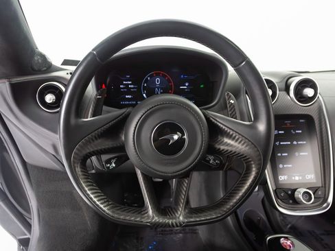 Used 2022 McLaren GT image 14