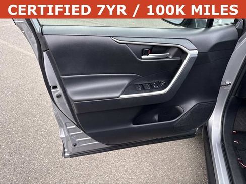 Used 2025 Toyota RAV4 XLE AWD/4WD image 13