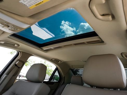 Used 2012 Mercedes-Benz E 350 Sedan image 5