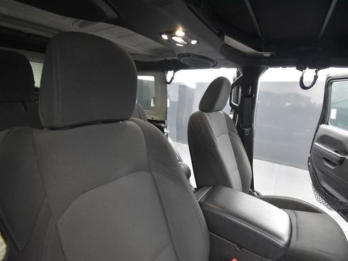 Used 2022 Jeep Wrangler Unlimited Sport image 15