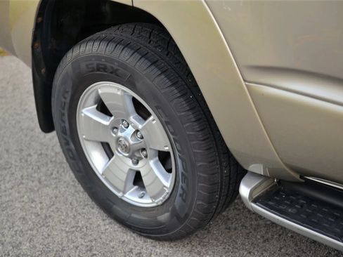 Used 2004 Toyota 4Runner Limited AWD/4WD image 28