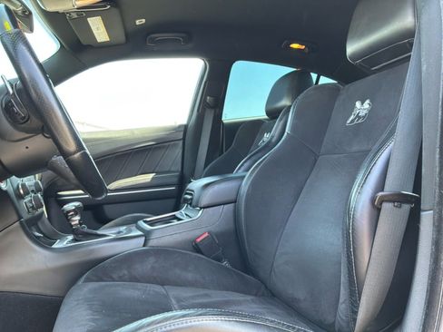 Used 2019 Dodge Charger Scat Pack w/ Dynamics Package RWD image 16