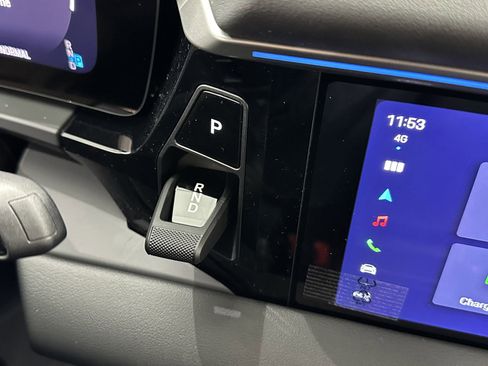 Certified 2025 Porsche Macan Electric image 35