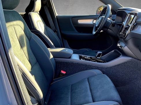 New 2026 Volvo XC40 B5 Ultra w/ Climate Package image 11