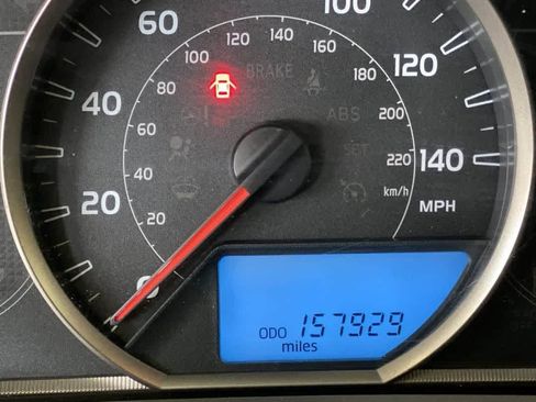 Used 2015 Toyota RAV4 LE image 18