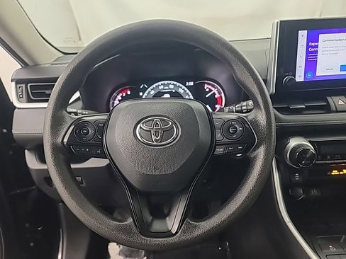 Used 2025 Toyota RAV4 XLE AWD/4WD image 31