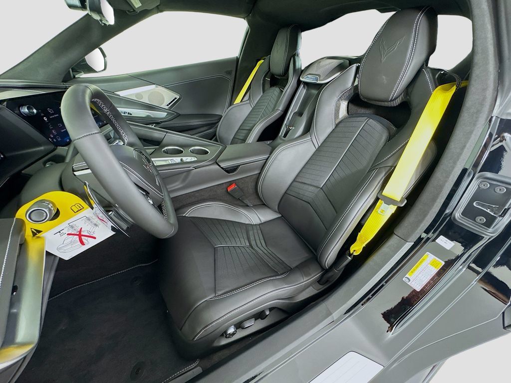 New 2027 Chevrolet Corvette Grand Sport w/ Z52 Sport Performance Package RWD image 12