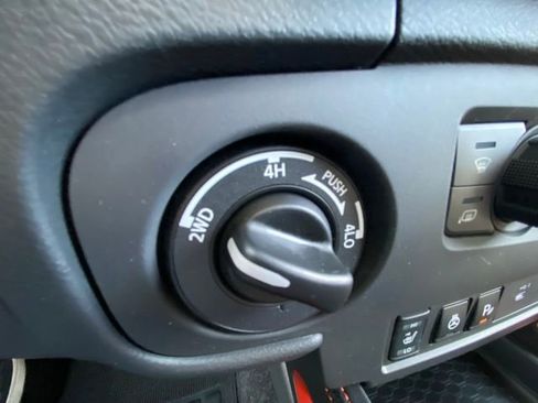 Certified 2025 Nissan Frontier PRO-4X w/ Pro Premium Package image 21