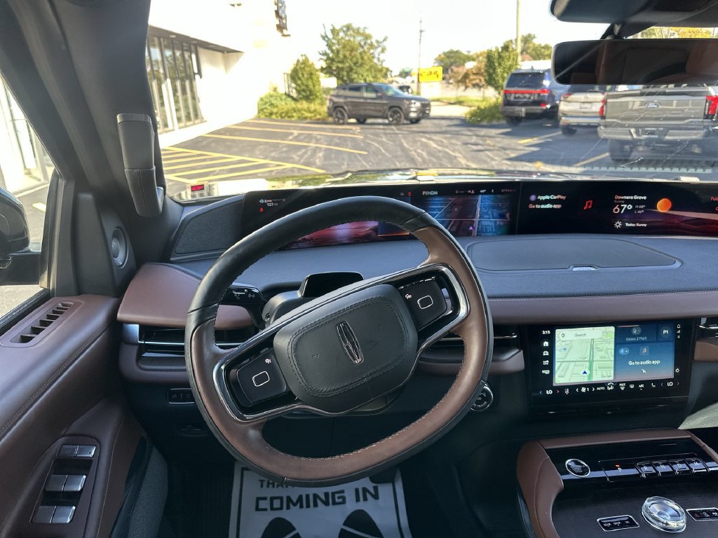 Used 2025 Lincoln Navigator L Reserve AWD/4WD image 11