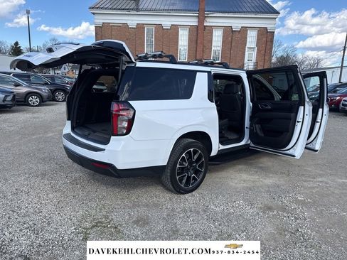 Used 2023 Chevrolet Suburban RST w/ Luxury Package AWD/4WD image 35