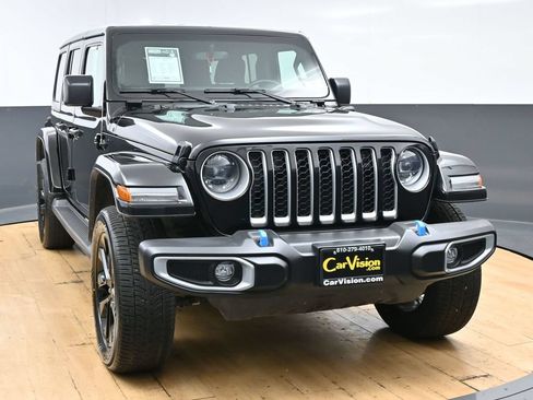 Used 2023 Jeep Wrangler Unlimited Sahara w/ Cold Weather Group AWD/4WD image 4