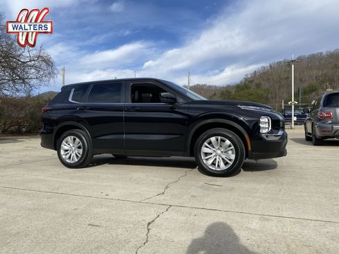 New 2026 Mitsubishi Outlander ES FWD image 1