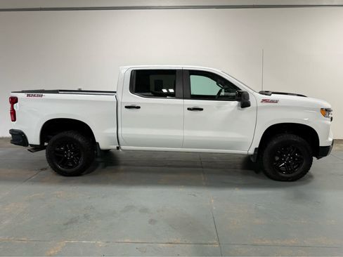 Used 2025 Chevrolet Silverado 1500 LT Trail Boss AWD/4WD image 6