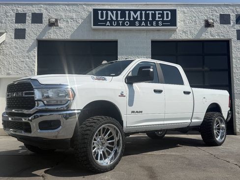 Used 2023 RAM 2500 Big Horn w/ Cold Weather Group AWD/4WD image 10