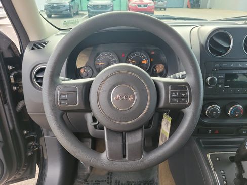 Used 2016 Jeep Patriot Sport w/ Power Value Group FWD image 17