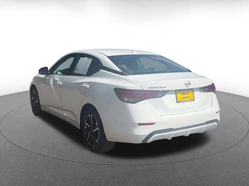 Used 2025 Nissan Sentra SV FWD image 9