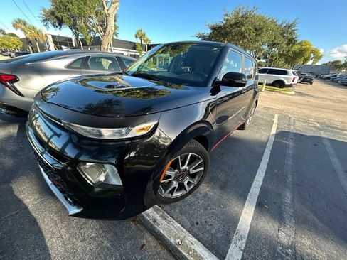 Used 2020 Kia Soul GT-Line FWD image 2