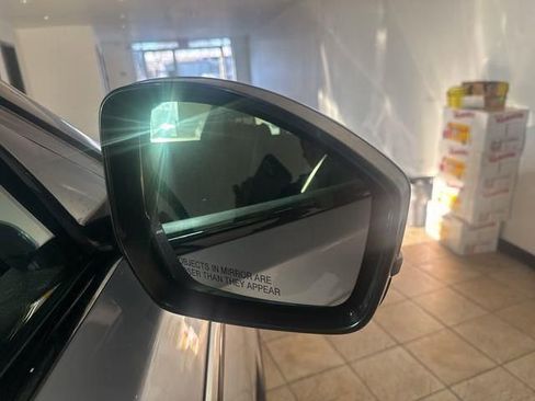 Used 2021 Land Rover Range Rover Velar S image 12