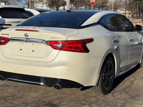 Used 2018 Nissan Maxima Platinum image 3
