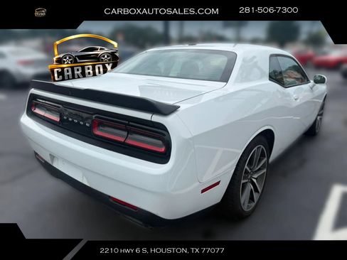 Used 2023 Dodge Challenger R/T RWD image 5