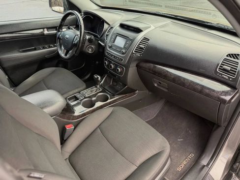 Used 2014 Kia Sorento LX AWD/4WD image 24