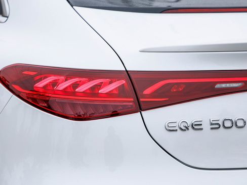 Used 2023 Mercedes-Benz EQE 500 4MATIC Sedan image 8