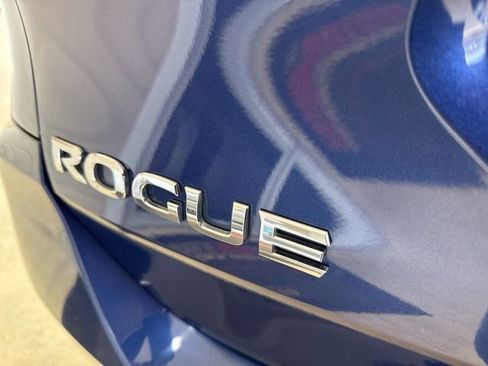 Used 2018 Nissan Rogue SV image 35