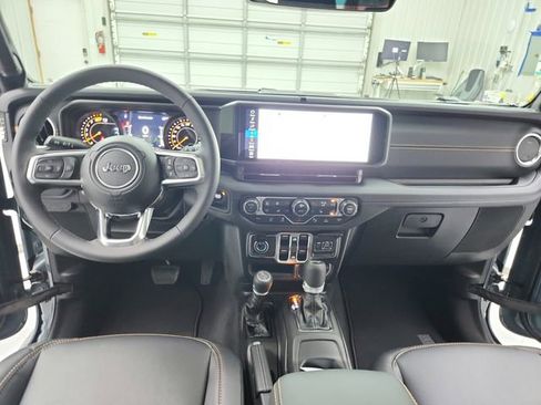 New 2026 Jeep Wrangler Unlimited Sahara AWD/4WD image 22