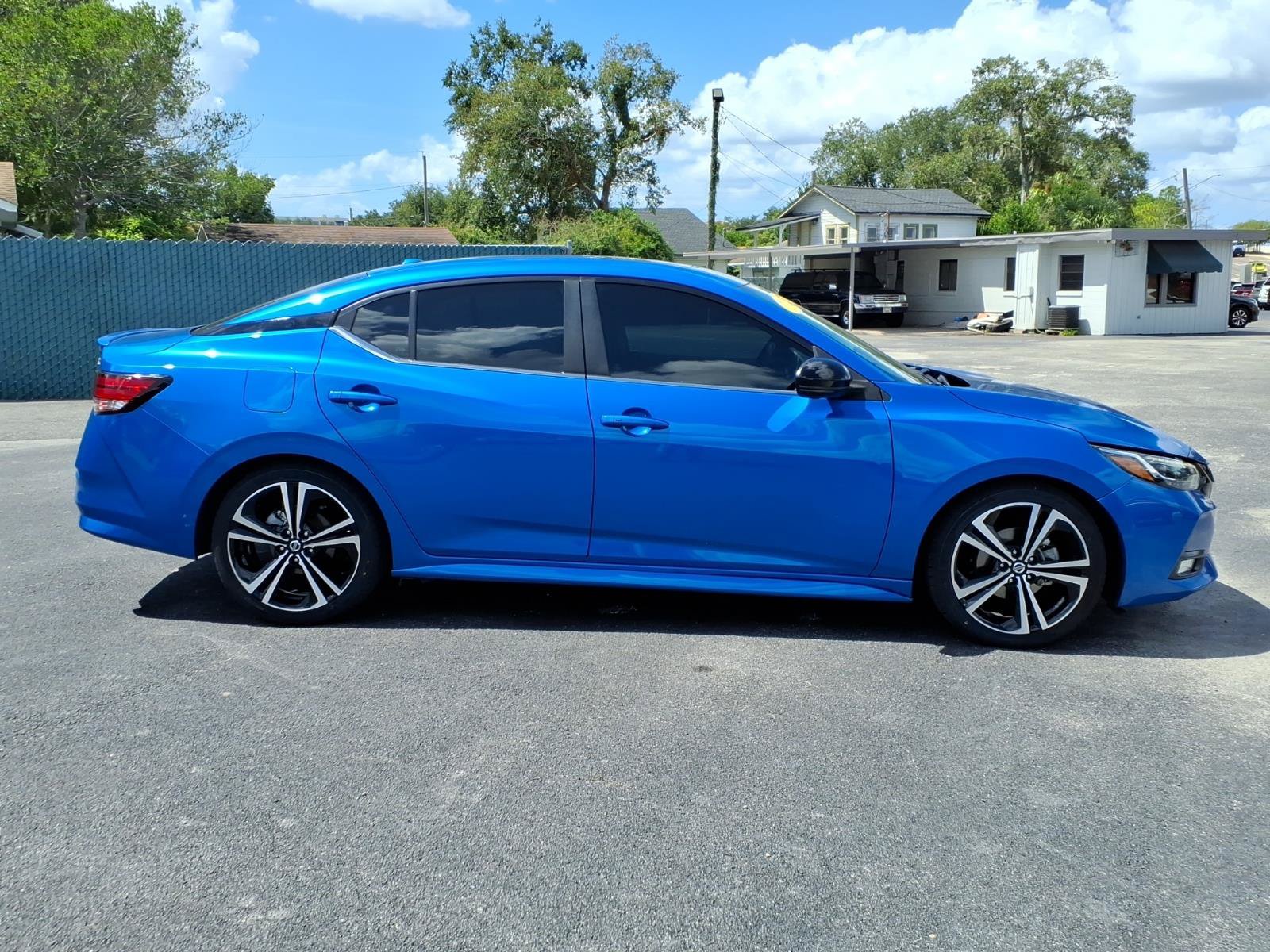 Used 2022 Nissan Sentra SR w/ SR Premium Package FWD image 6