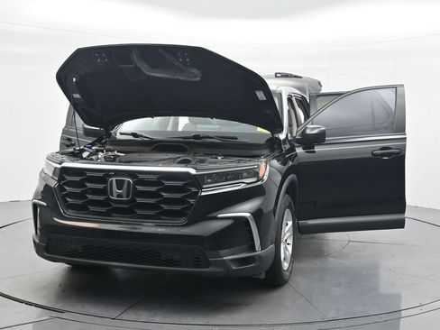Used 2023 Honda Pilot LX image 40