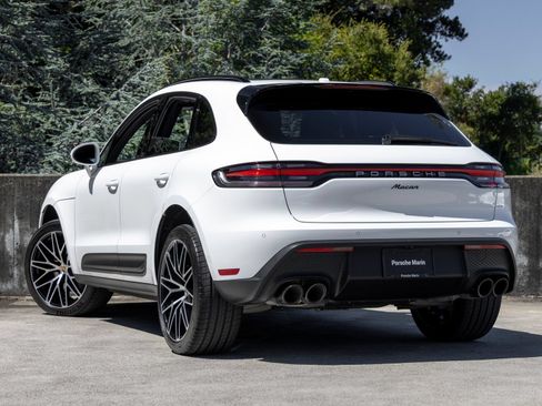 Certified 2026 Porsche Macan AWD/4WD image 3