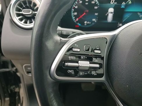 Used 2023 Mercedes-Benz GLB 250 4MATIC image 28