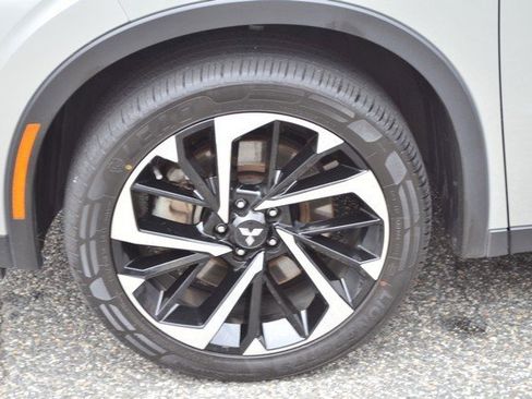 Used 2024 Mitsubishi Outlander SE image 13